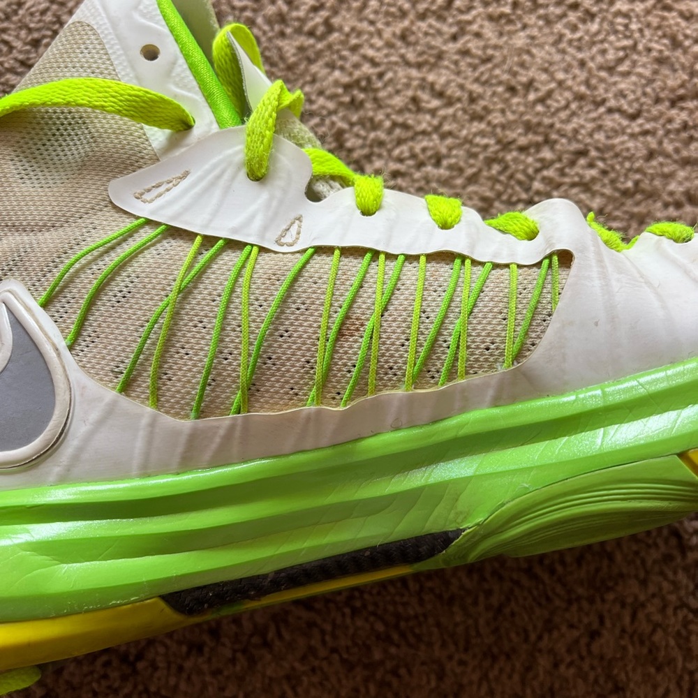 Nike Hyperdunks - image 5